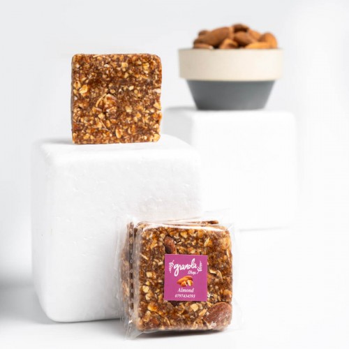 Granola Shop Almond Granola Bite 25g