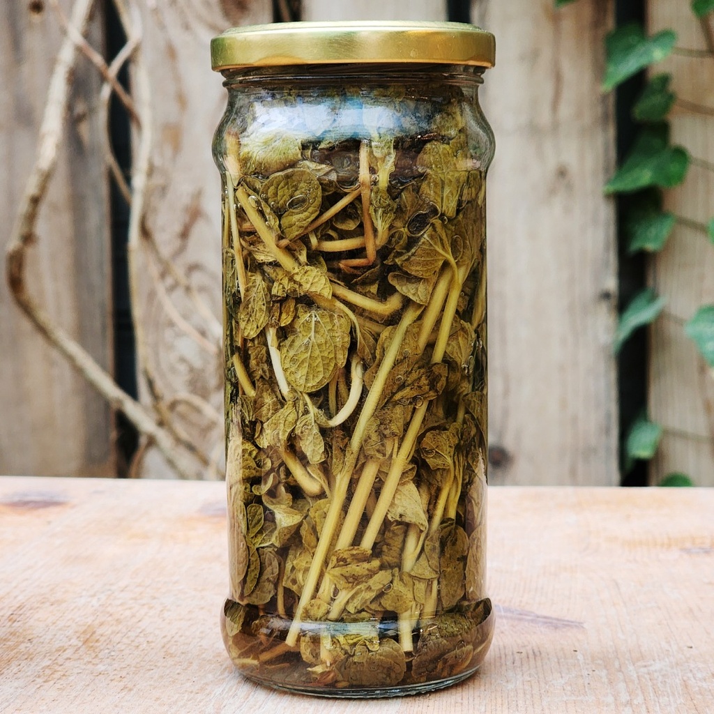 Natural pickled thym leaves 370g
